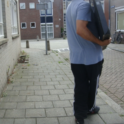 4929_op_handen_half_gouda.jpg